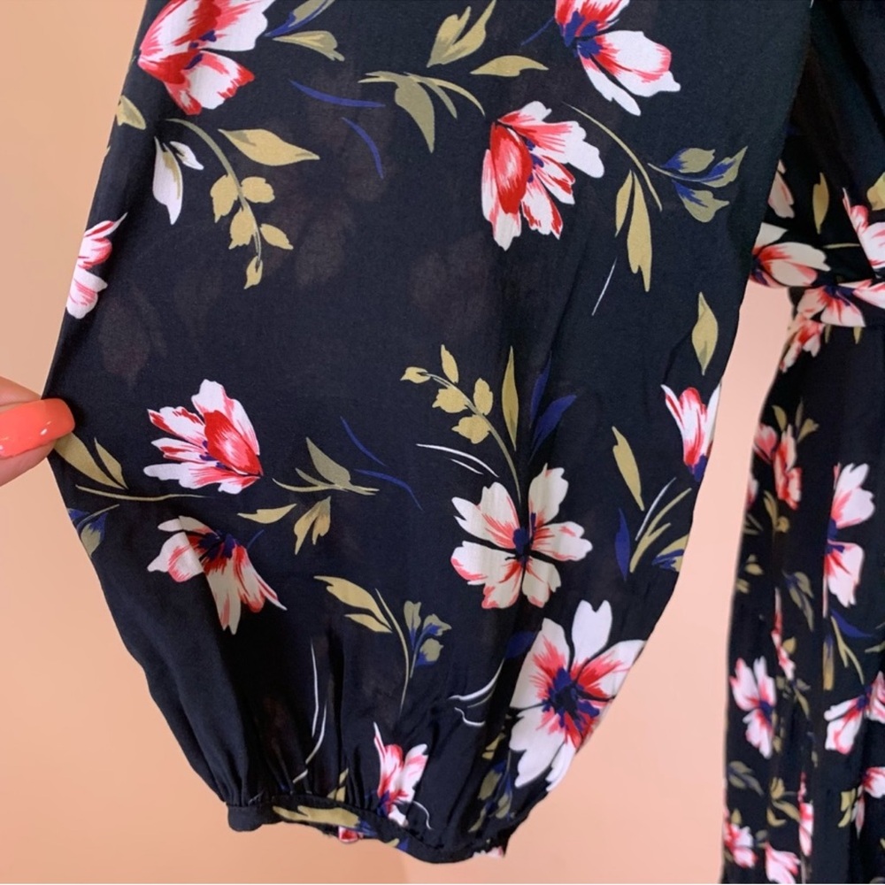 New! VELVET by GRAHAM & Spencer Tiered Belted Floral Midi Dress - Picture 10 of 11